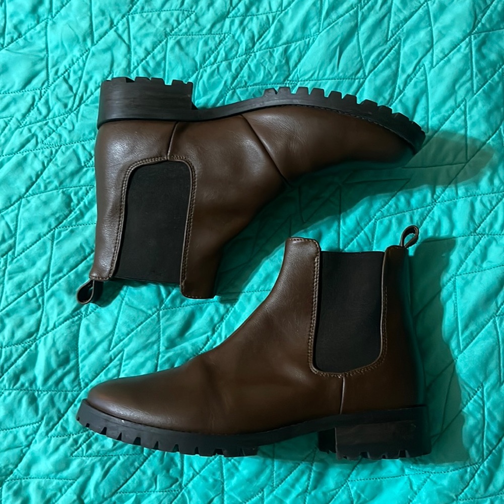 Will’s Vegan Store | Luxe Deep Tread | Chelsea Boots | size 8.5 | Dark Brown